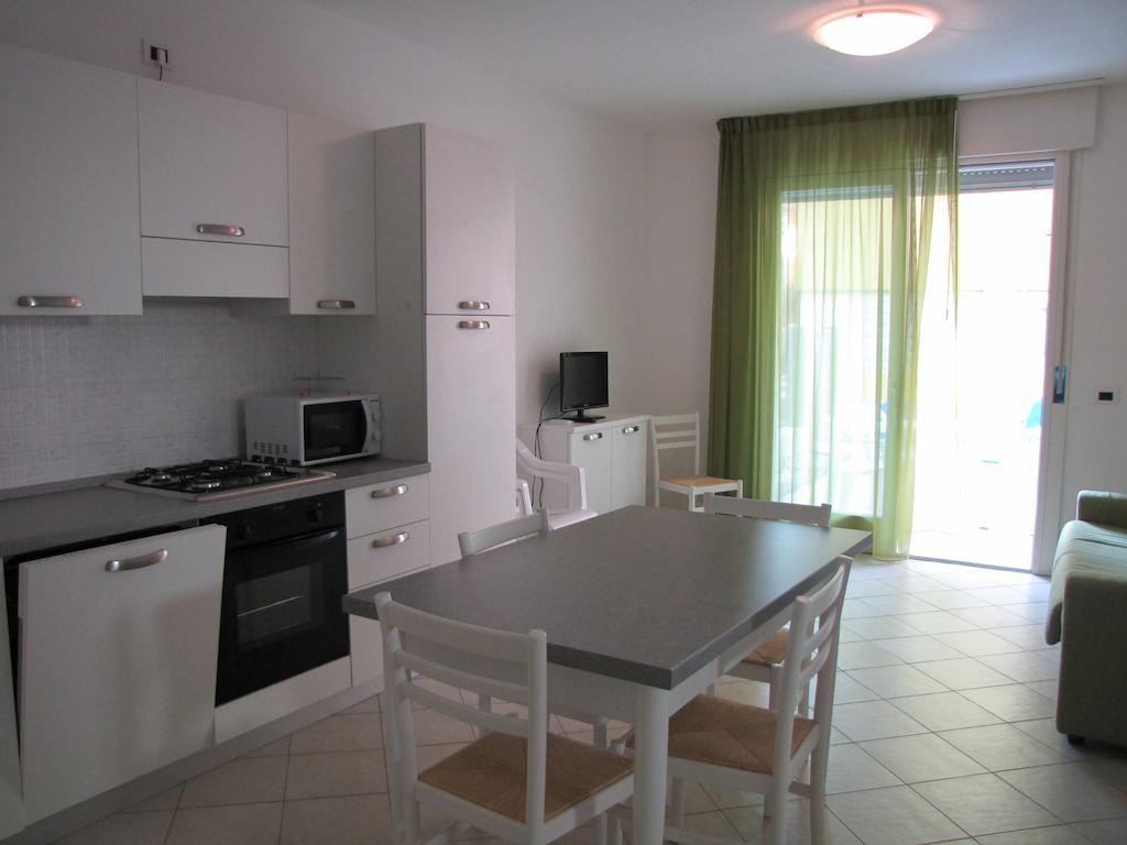 Residence Gianka - Agenzia Cocal Καόρλε Δωμάτιο φωτογραφία
